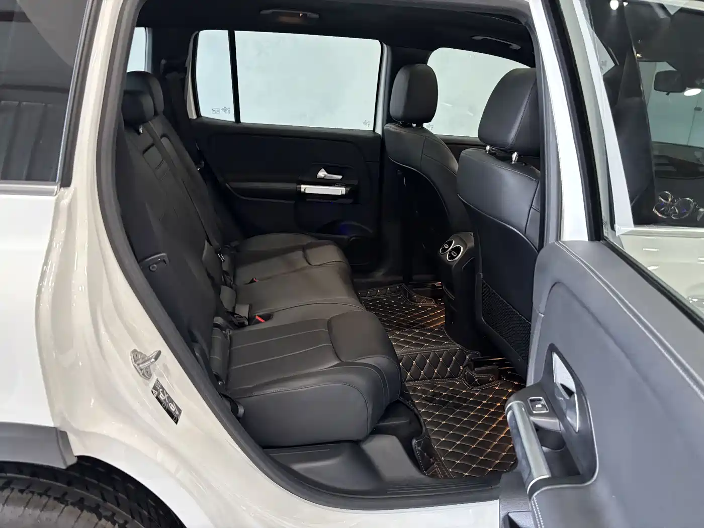 Mercedes-Benz GLB 2023 GLB 220 Dynamic фото 23