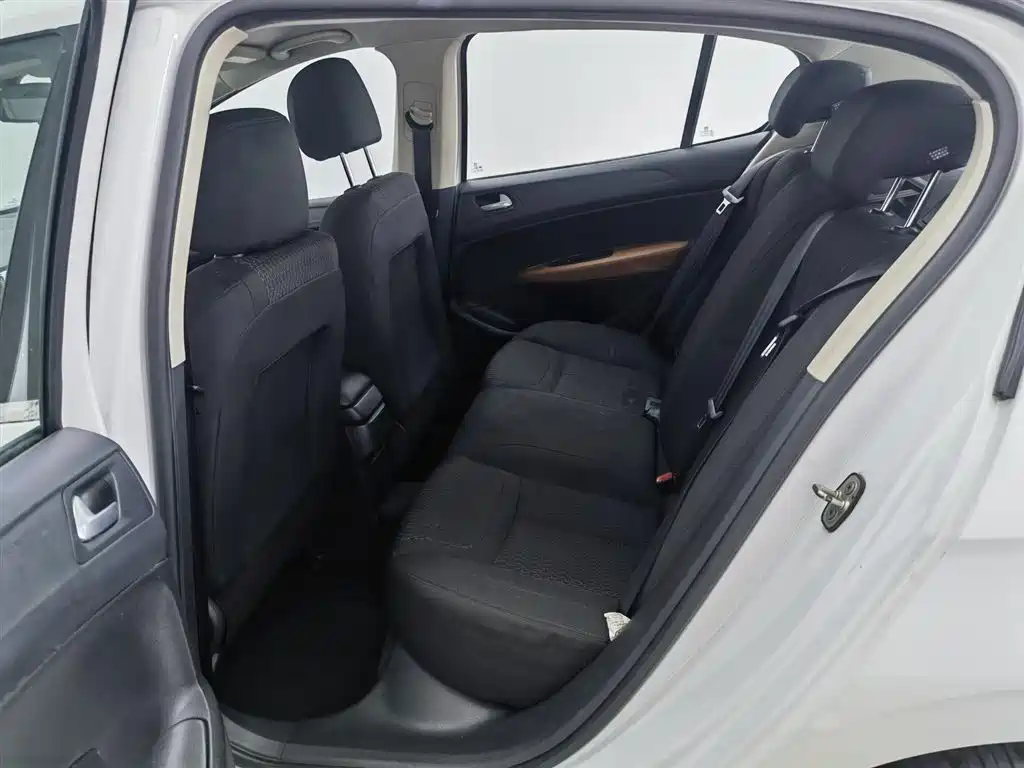 Peugeot 308 2014 Model Joy Edition Classic 1.6L Automatic Superior Style фото 15