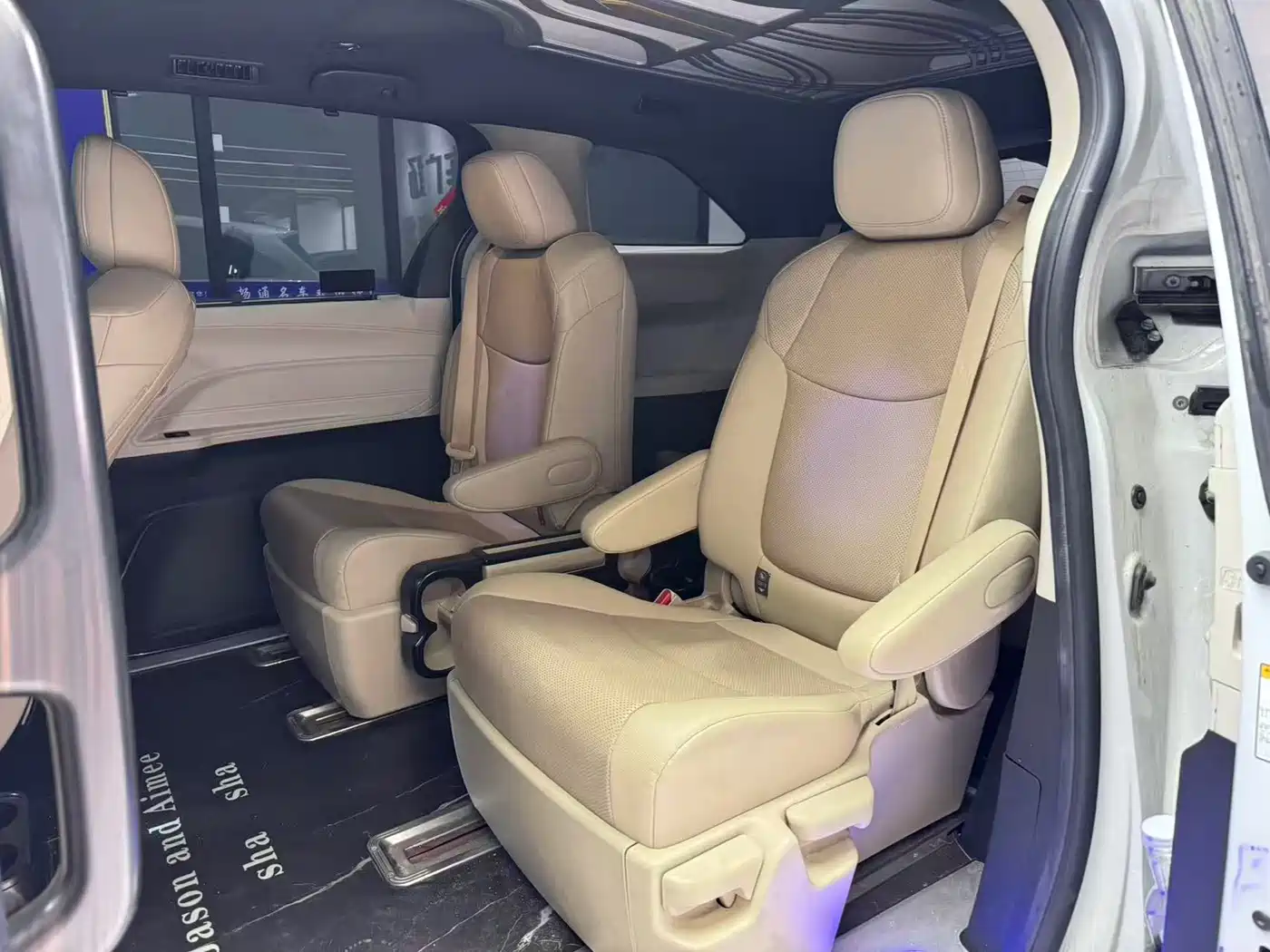 Toyota Sienna 2021 2.5L Hybrid Luxury Edition фото 5