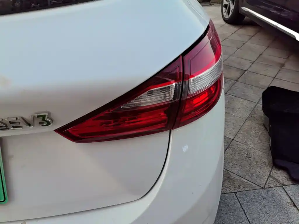 JMCG New Energy Yizhi EV3 2021 2021 Mini Radar Yue Run Model