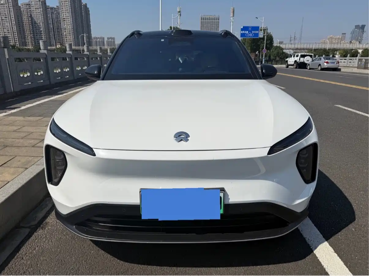 Фото 2 - NIO ES6