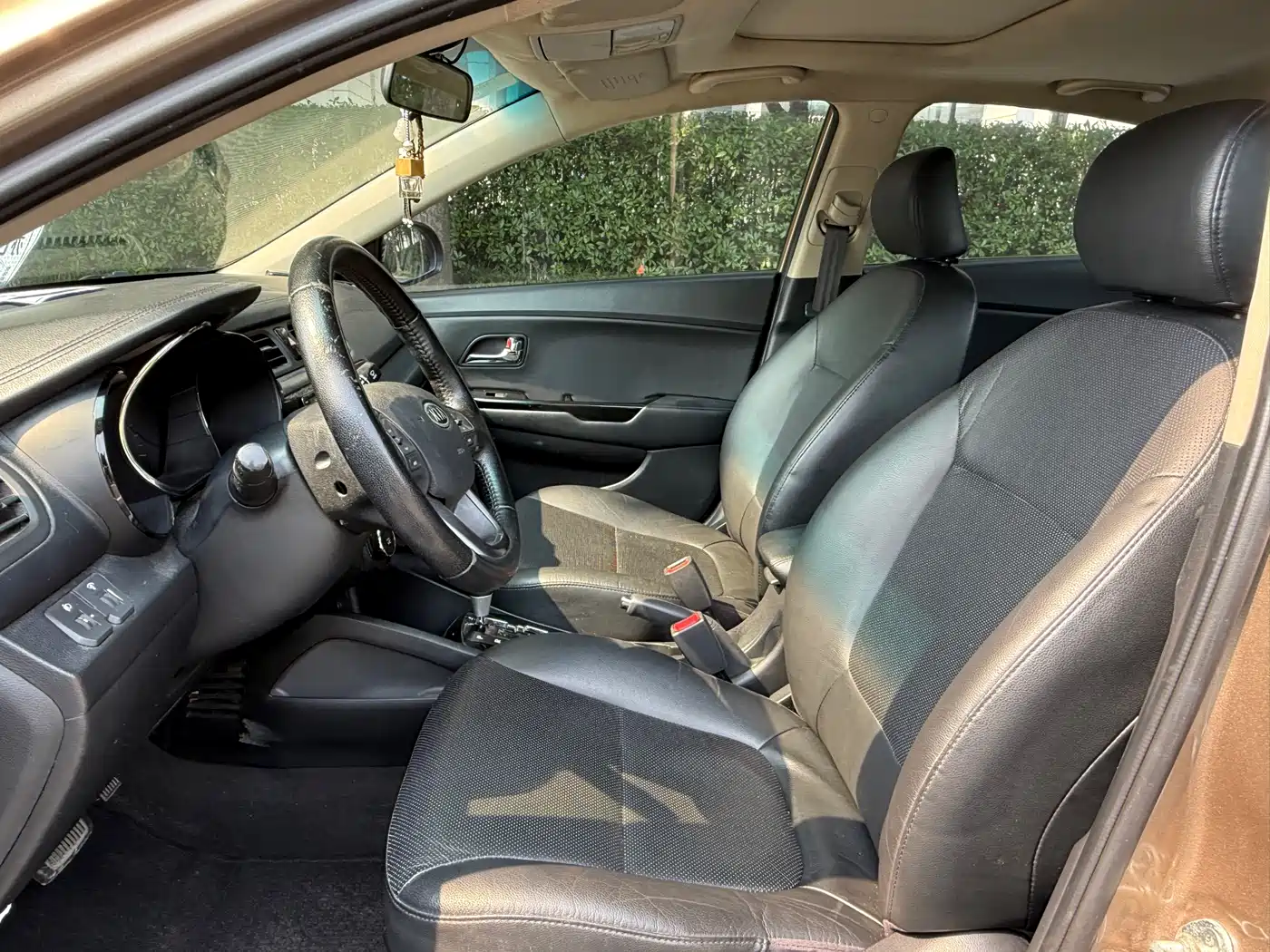 Kia K2 2011 Sedan 1.6L AT Premium фото 8
