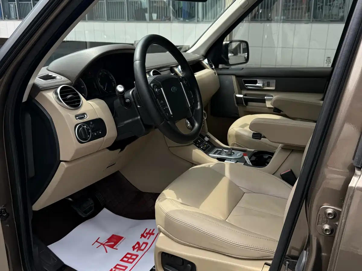 Land Rover Discovery 2013 3.0 SDV6 HSE Diesel фото 2