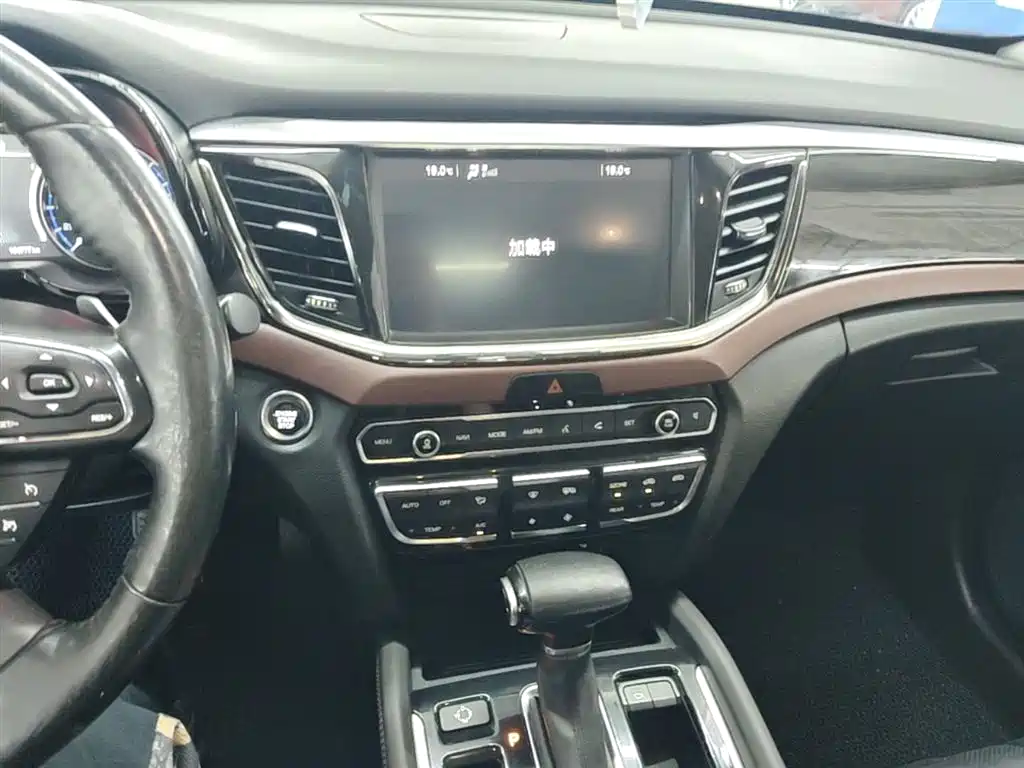 GAC Trumpchi Trumpchi GS8 2017 320T 2WD Luxury Smart Connect (7-seater) фото 13