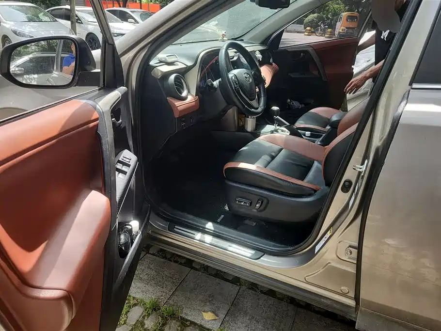 Toyota RAV4 Rongfang 2013 2.5L Auto 4WD Elite фото 9