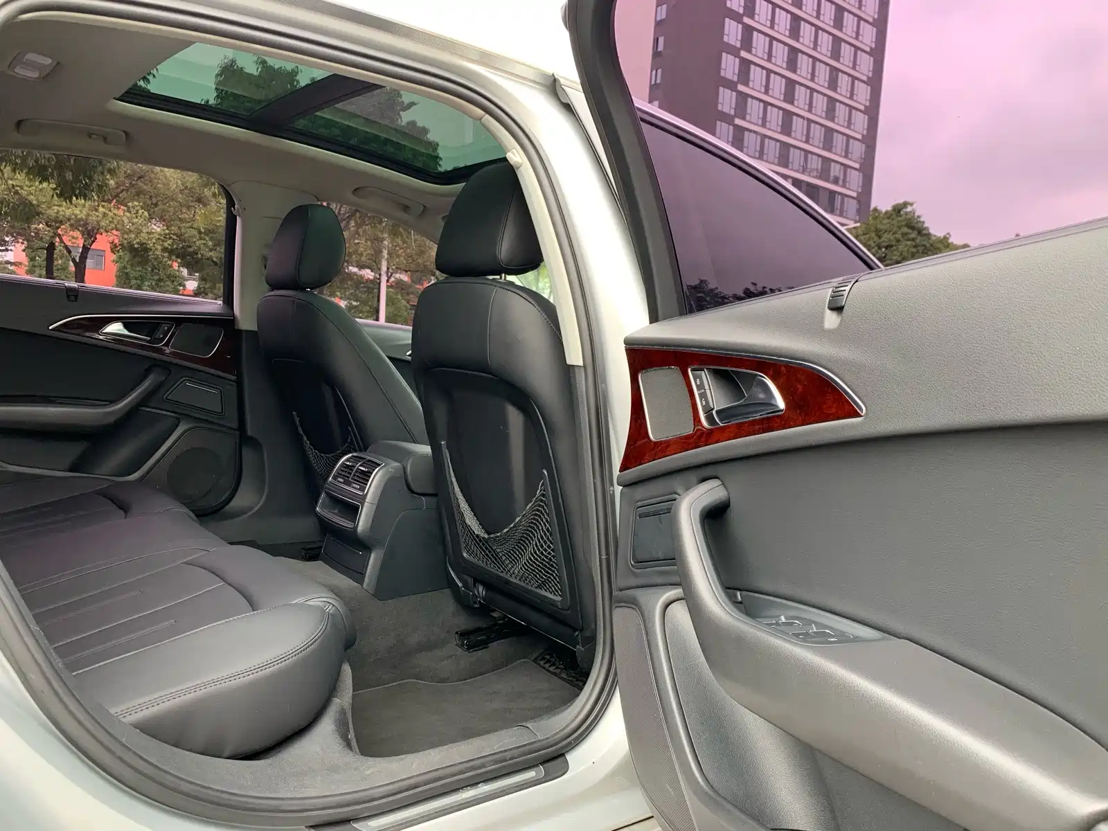 Фото 16 - Audi A6L