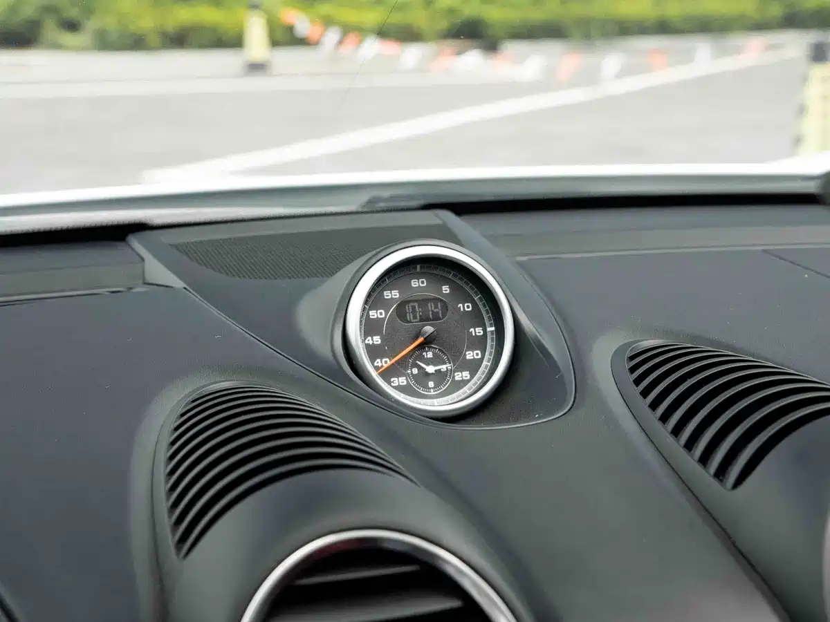 Photo 6 - Porsche 718