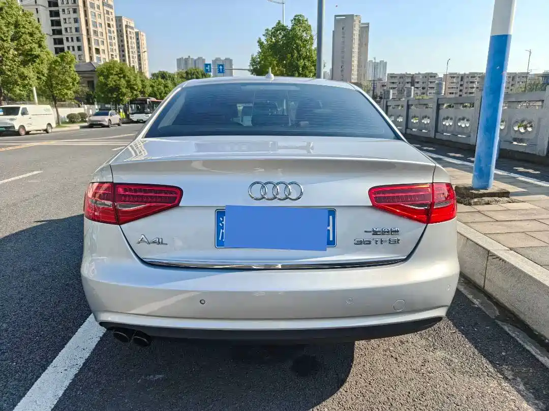 Фото 5 - Audi A4L