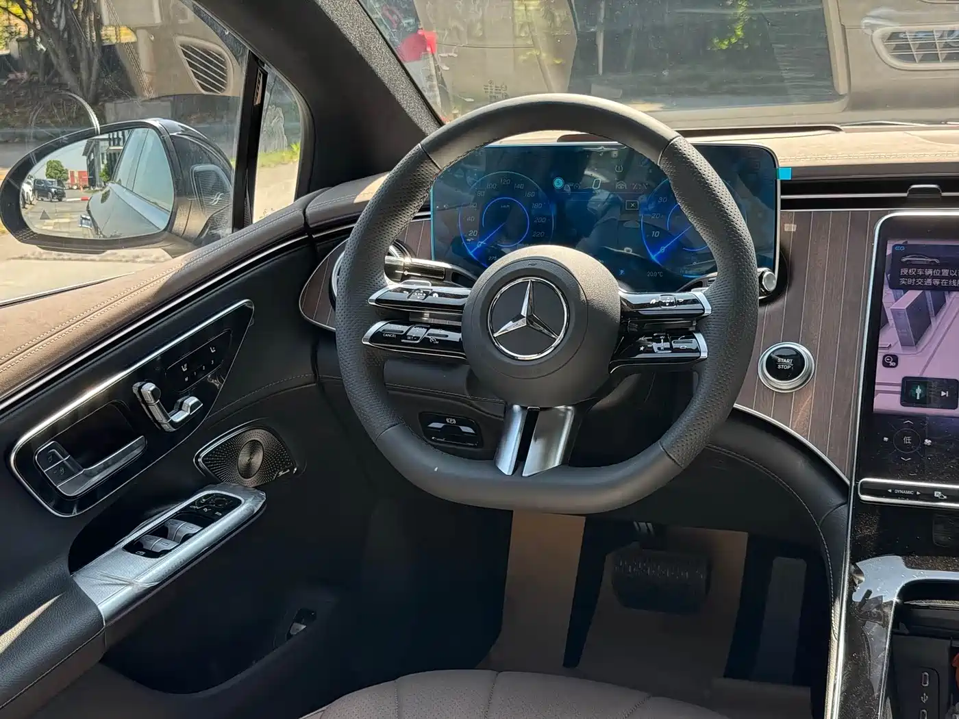 Mercedes-Benz EQE 2025 2025 Model 500 4MATIC Luxury Edition