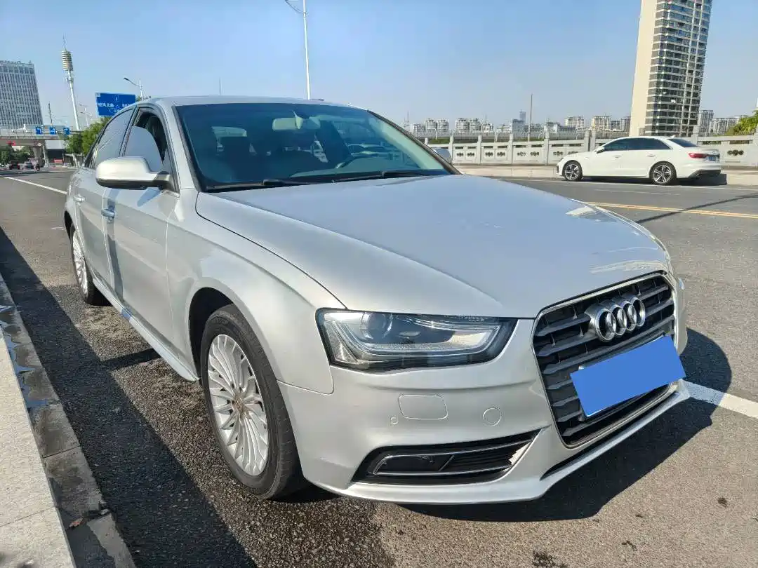 Фото 3 - Audi A4L