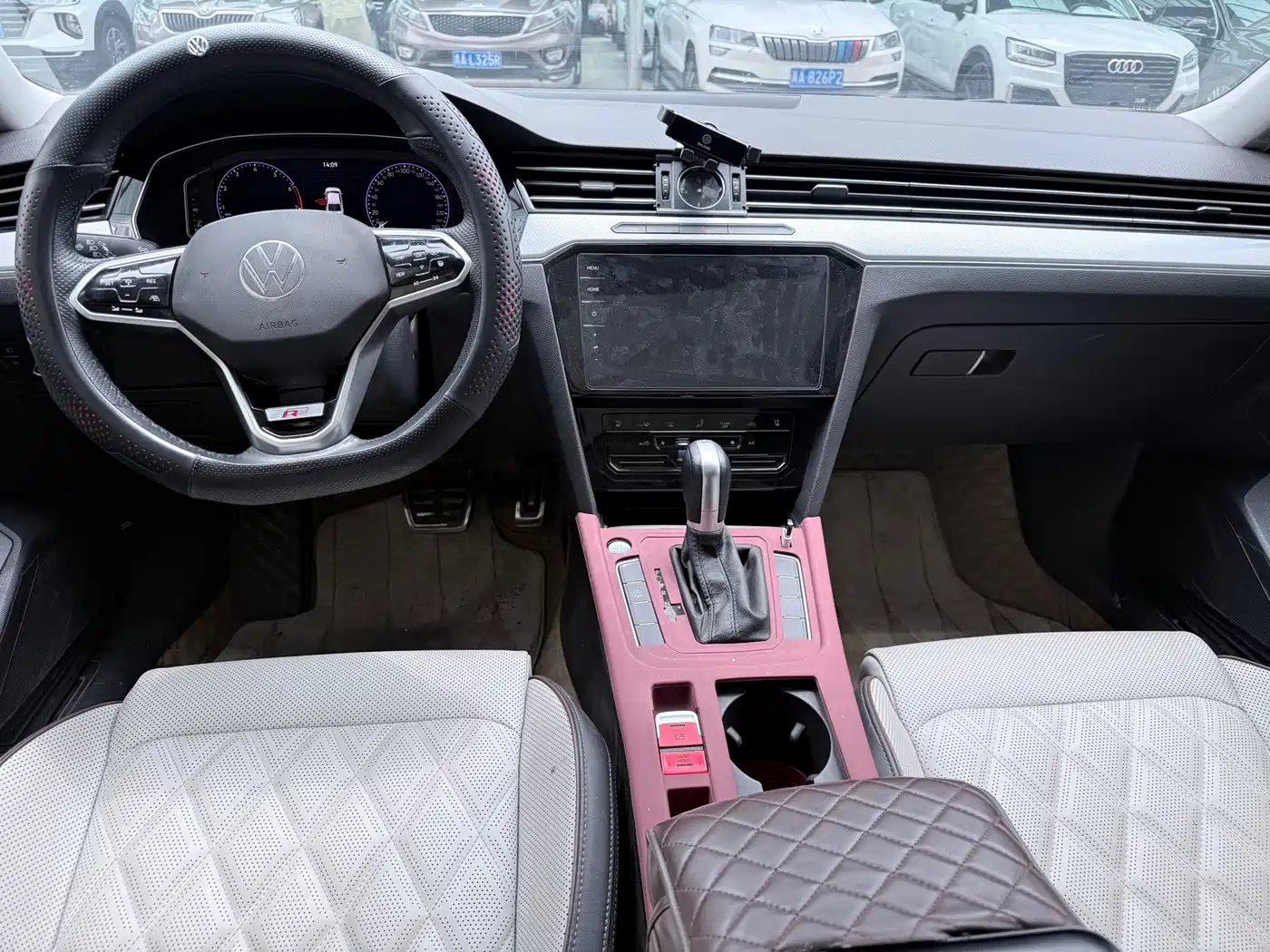 Volkswagen Magotan 2023 2 Million Units Anniversary Edition 330TSI DSG Leading Type фото 12