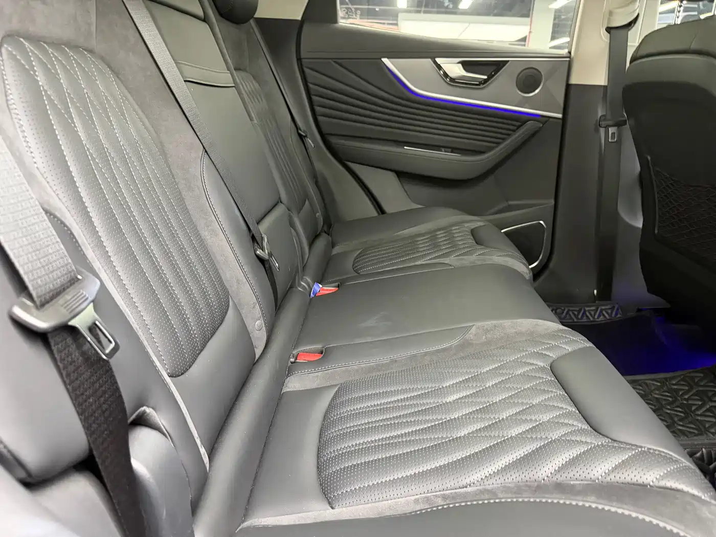 Hongqi HS5 2023 2.0T Flag Leader Pro Edition фото 7