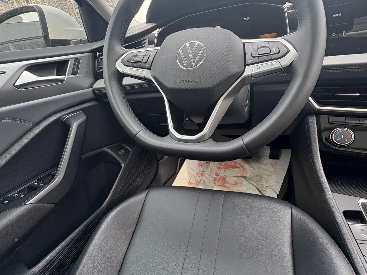 Фото 8 - Volkswagen Sagitar