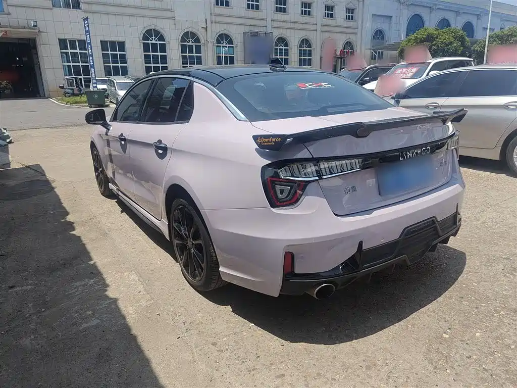 Lynk & Co 03 2021 2.0TD Auto Jin Plus фото 10