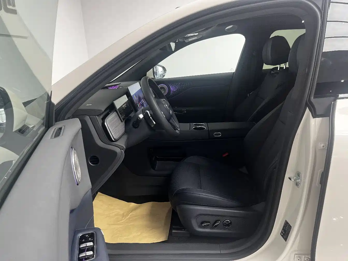 Voyah Auto Voyah Zhiyin 2025 Base фото 15