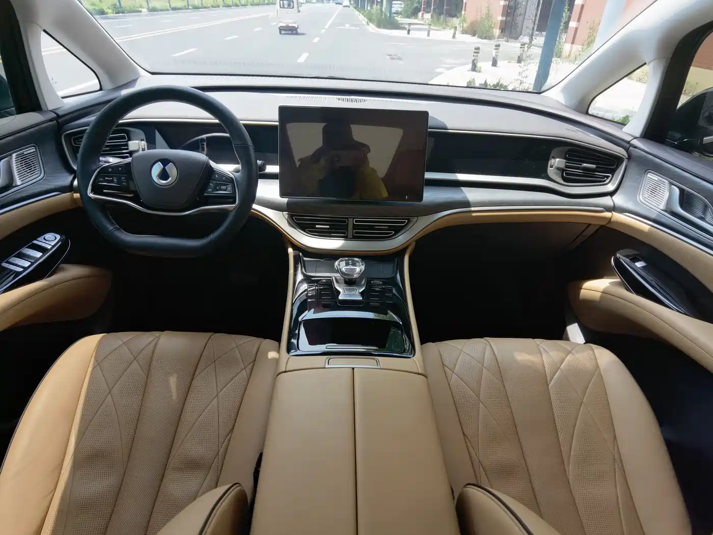 Denza D9 2024 DM-i 980 AWD Premium фото 7