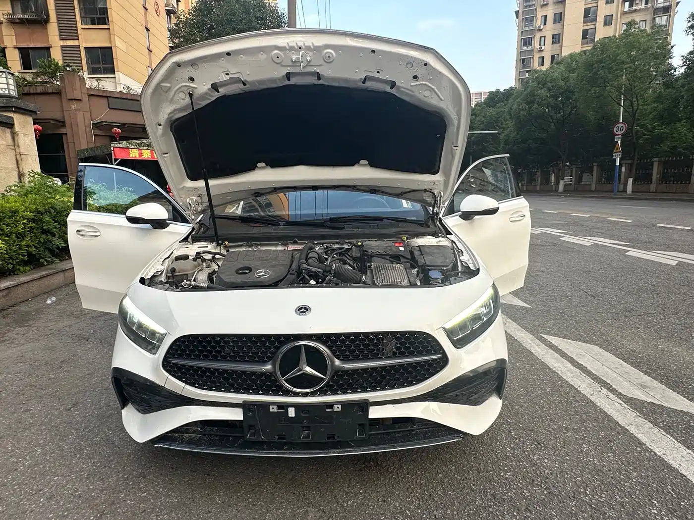 Mercedes-Benz A-Class 2023 A 200 L Fashion фото 9