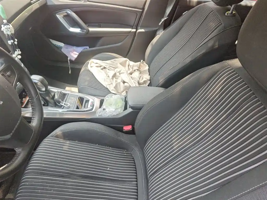 Peugeot 408 2015 Model 1.2T Automatic Luxury Edition фото 12