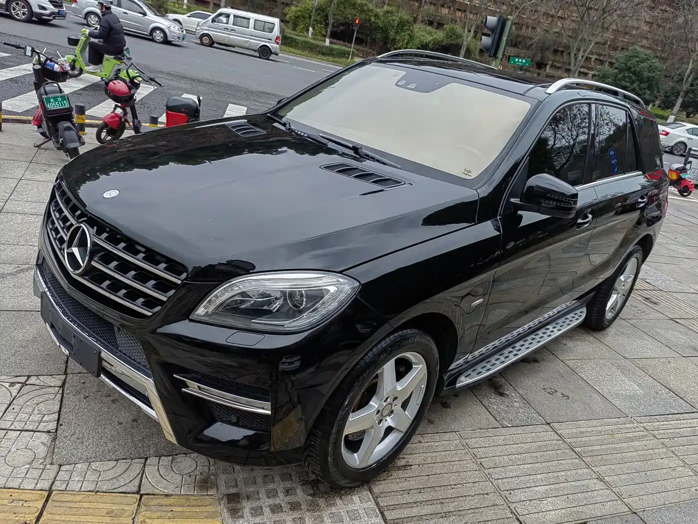 Mercedes-Benz M-Class 2012 Model ML 350 Luxury фото 4