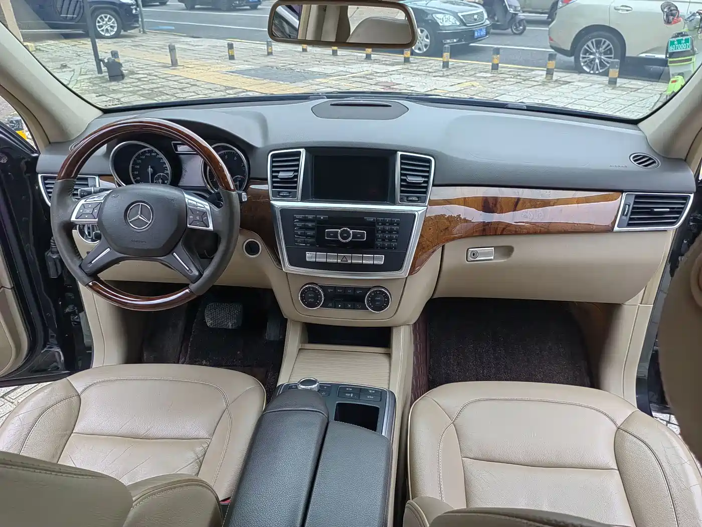 Mercedes-Benz M-Class 2012 Model ML 350 Luxury фото 12