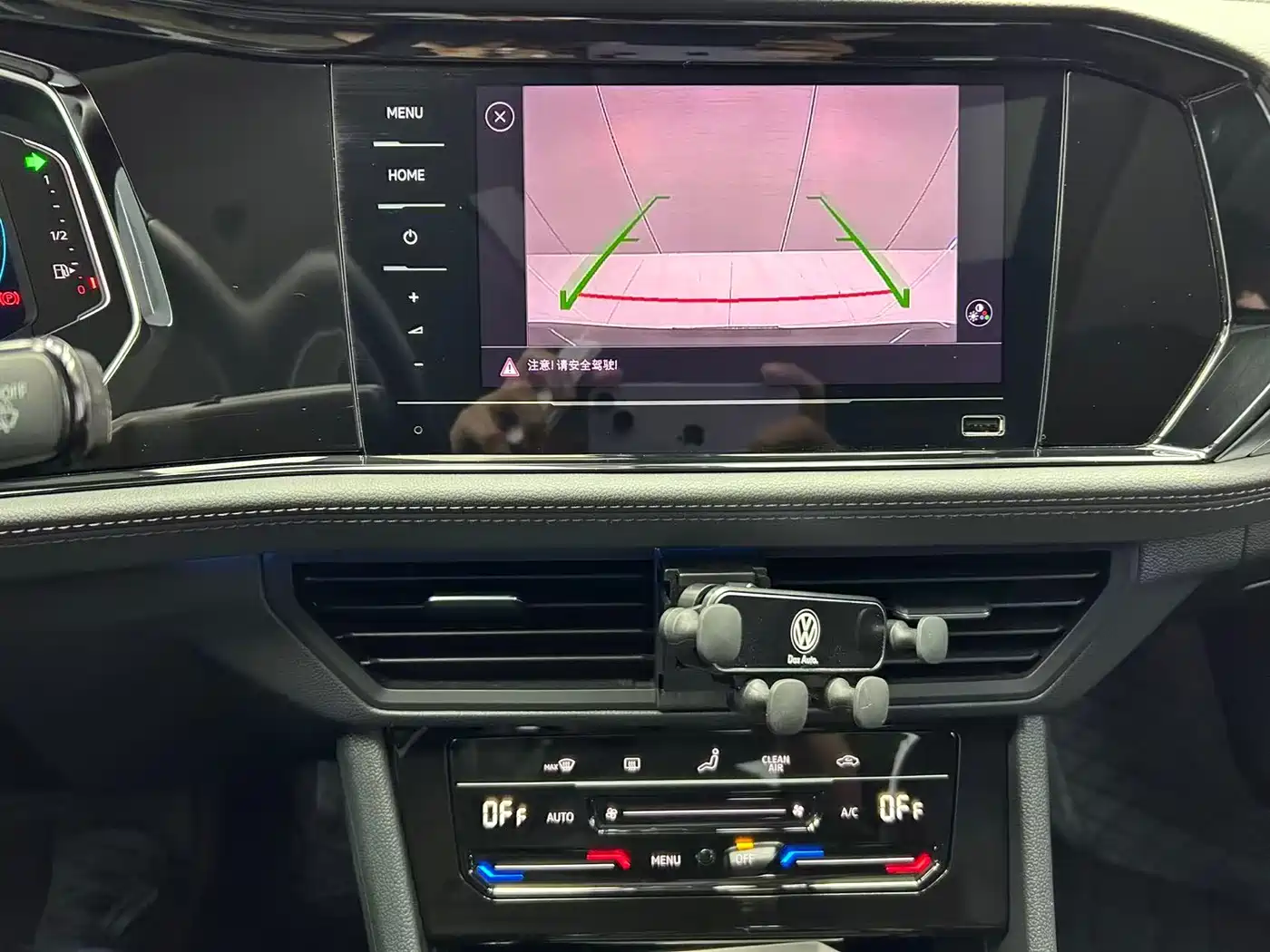 Volkswagen Sagitar 2022 280TSI DSG Surpassing Edition фото 13