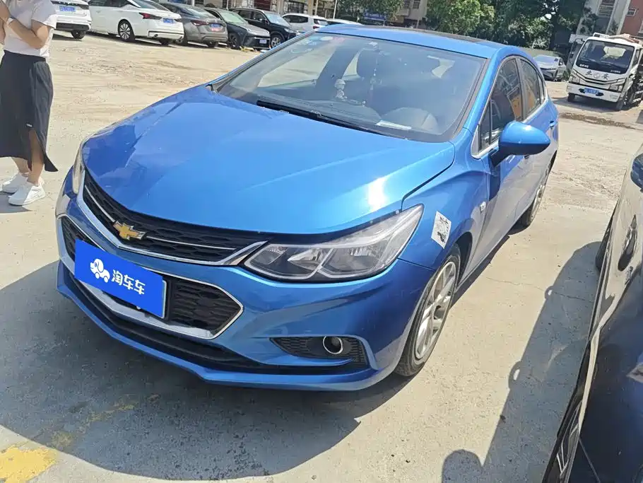Chevrolet Cruze 2018 2017 1.5L Hatchback Auto Style