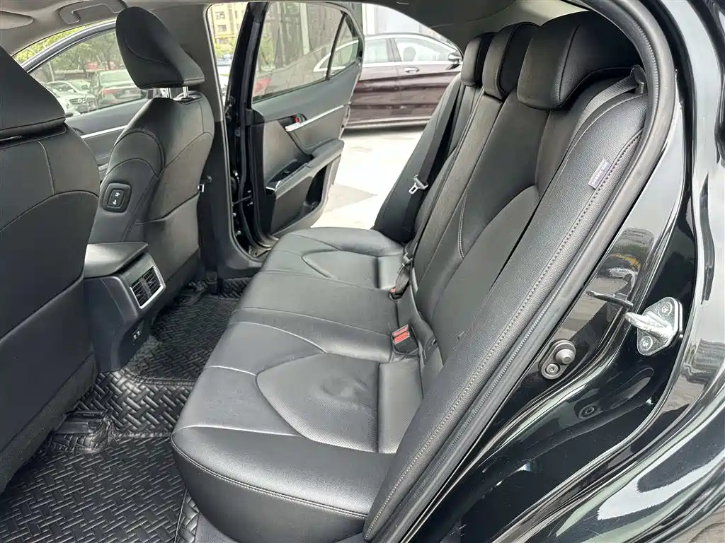 Toyota Camry 2021 2.0G Luxury Edition фото 9