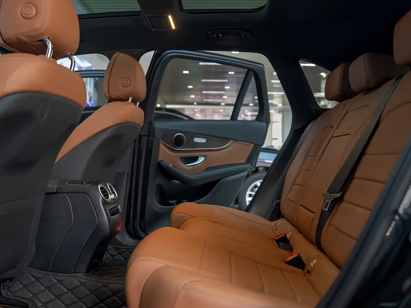 Mercedes-Benz GLC 2020 Facelift GLC 260 L 4MATIC Luxury фото 12