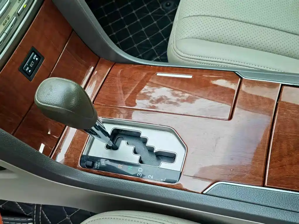 Toyota Camry 2013 200E Classic Elite Edition фото 3