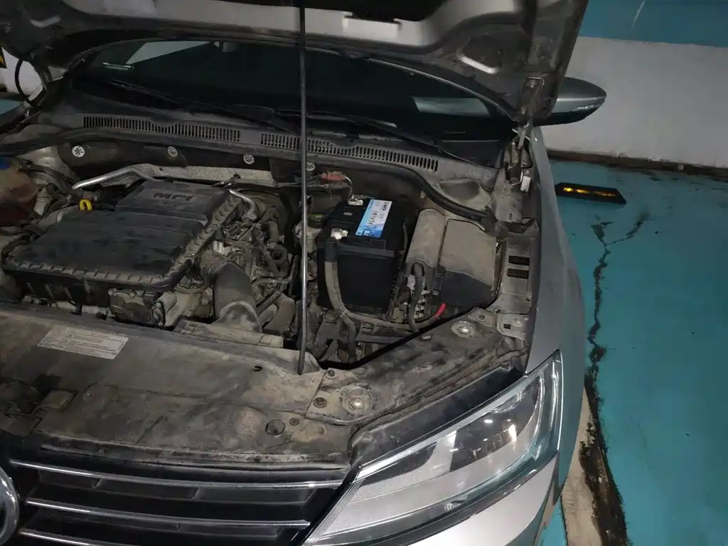 Volkswagen Sagitar 2015 1.6L Manual Comfort фото 22