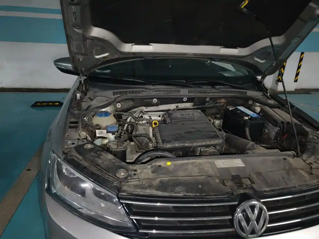 Volkswagen Sagitar 2015 1.6L Manual Comfort фото 21