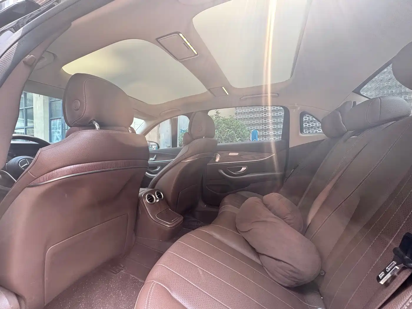 Mercedes-Benz E-Class 2022 E 260 L фото 6