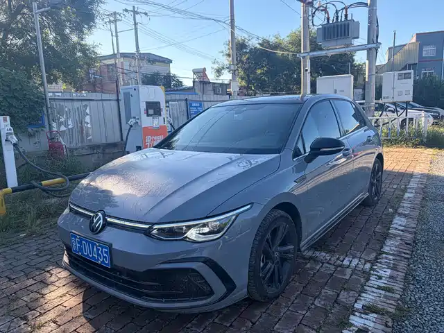 Volkswagen Golf 280TSI DSG R-Line