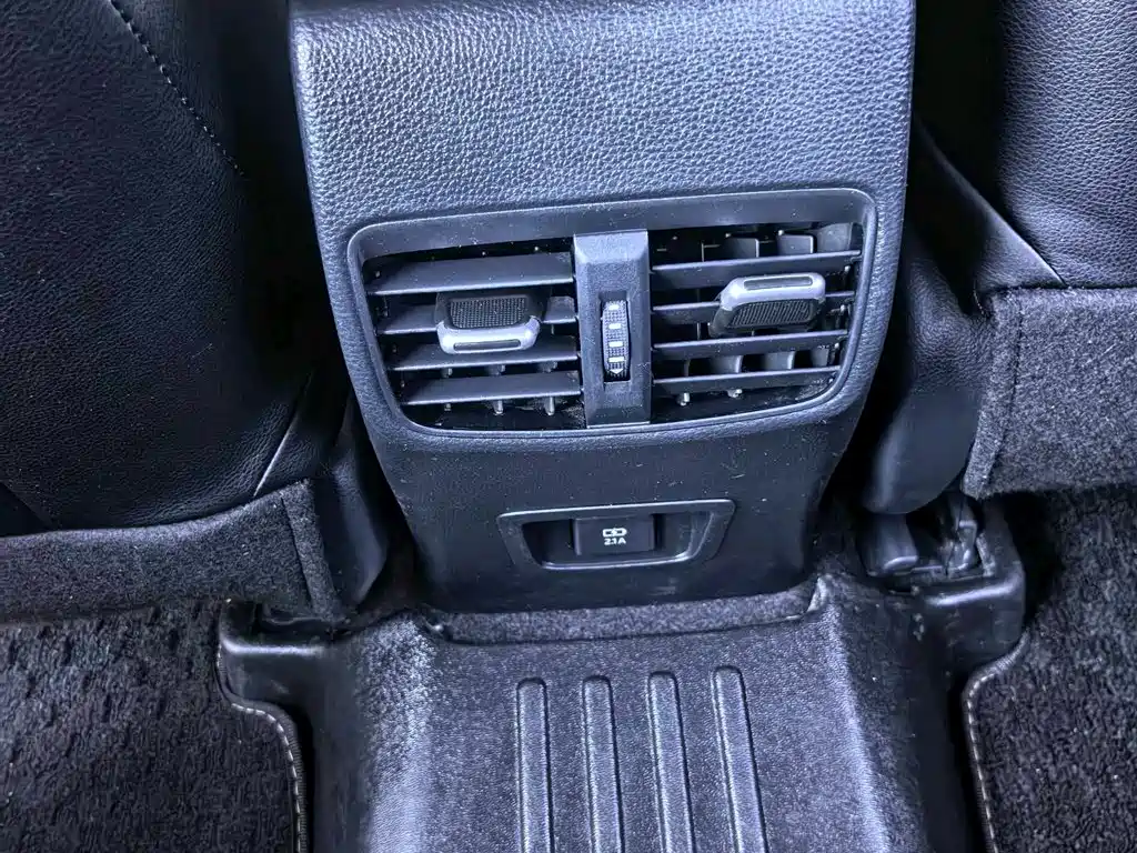 Toyota Levin 2022 185T CVT Luxury Edition фото 9