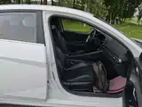 Фото 25 - Hyundai Elantra