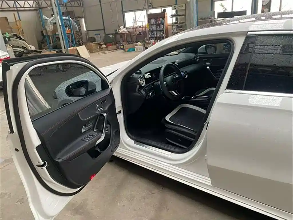 Mercedes-Benz A-Class 2025 A 200 L Fashion Edition фото 5