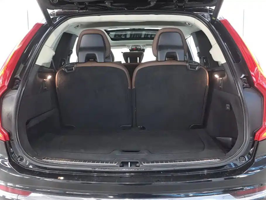 Фото 30 - Volvo XC90