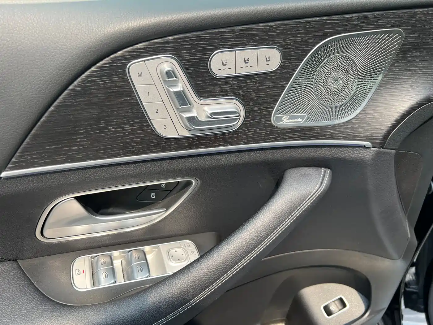 Mercedes-Benz GLE 2024 GLE 450 4MATIC Luxury фото 18