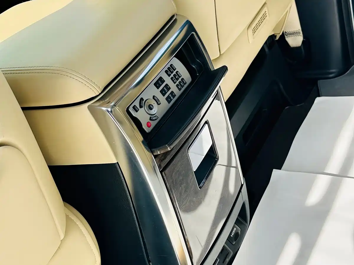 Toyota Alphard 2021 Hybrid 2.5L Premium фото 24