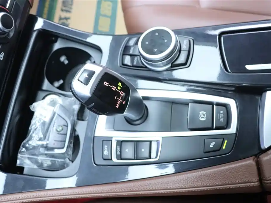 BMW 5 Series 2014 520Li Elegance фото 10