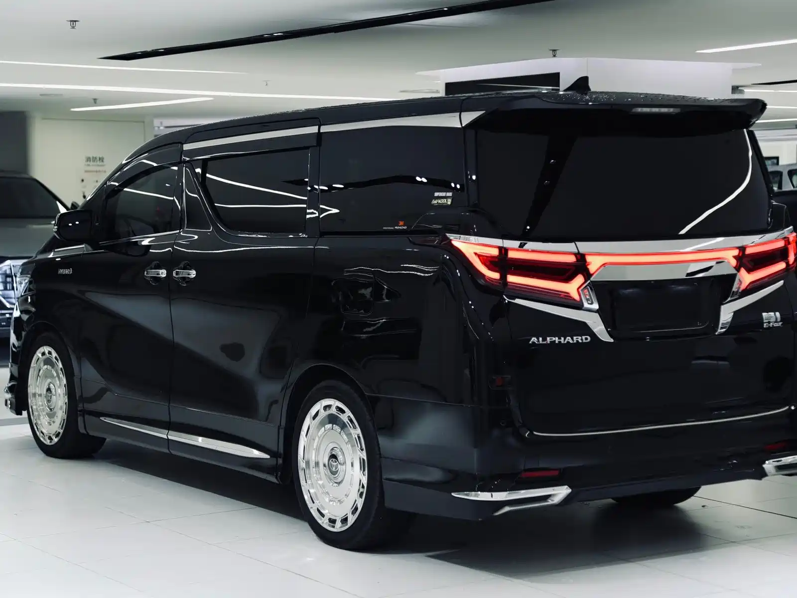 صورة 3 - Toyota Alphard
