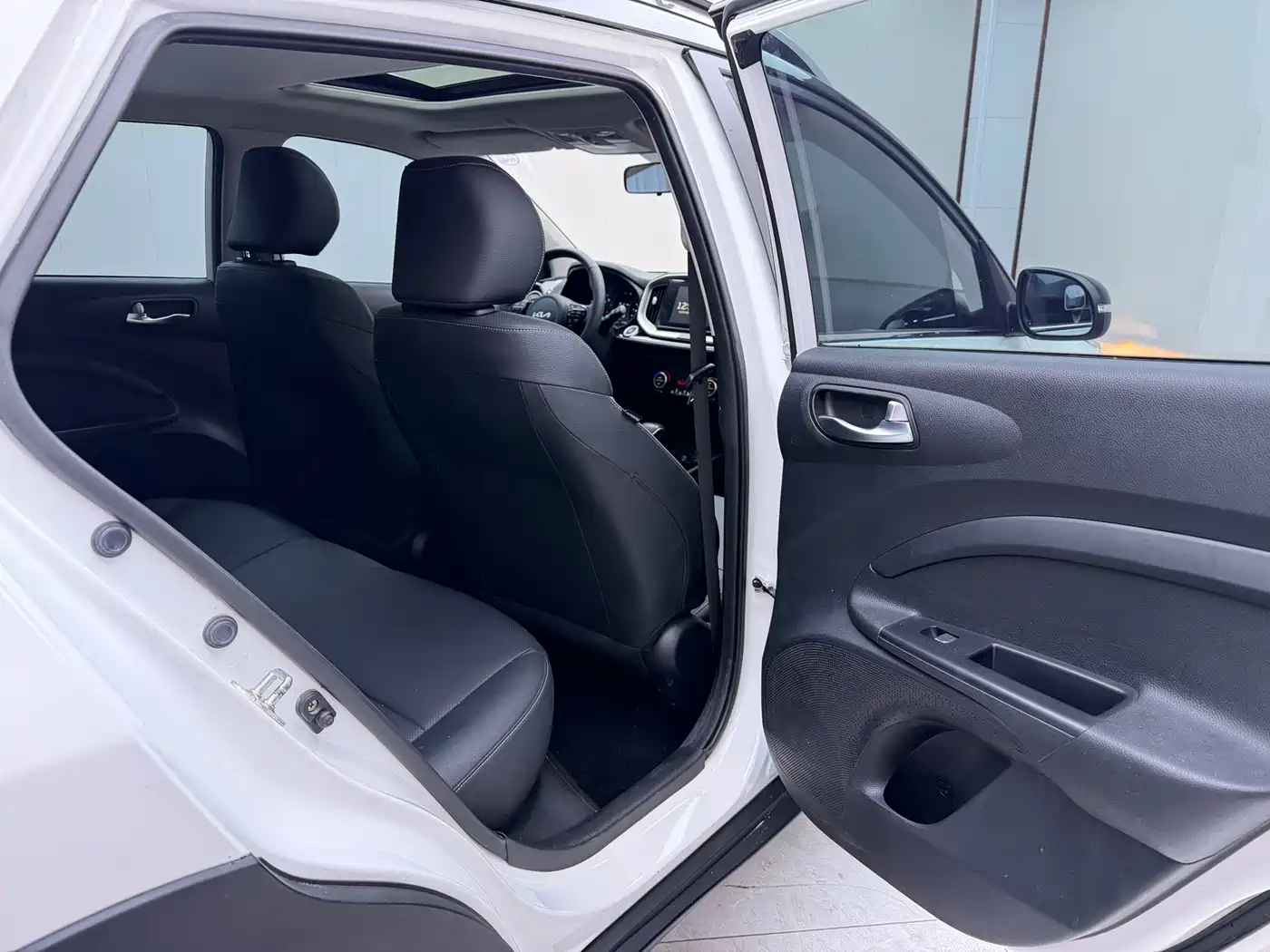 Kia KX1 2021 1.4L CVT Fun Sunroof Version фото 19