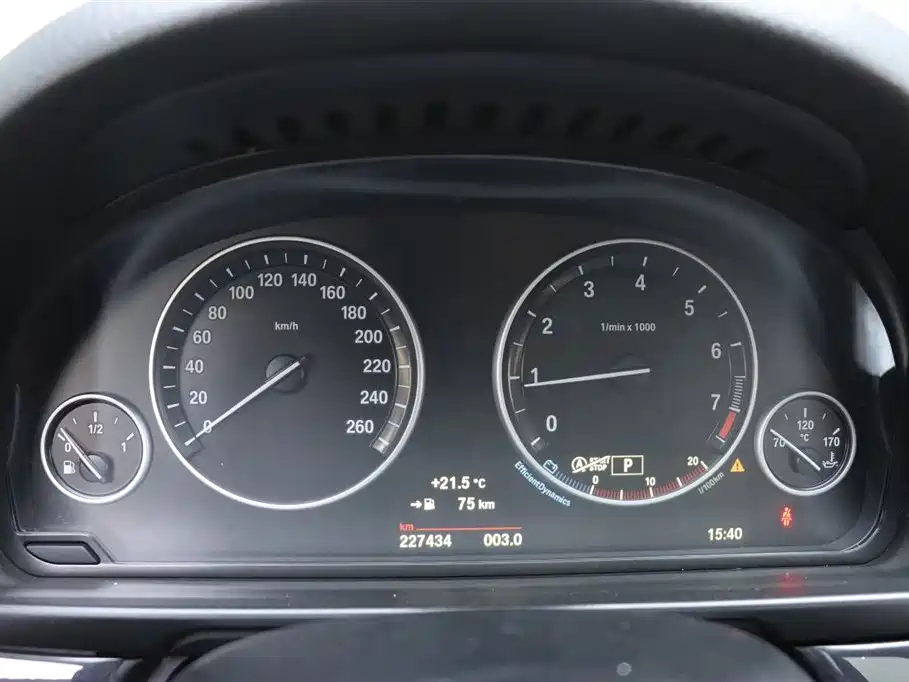 BMW 5 Series 2014 520Li Elegance фото 8