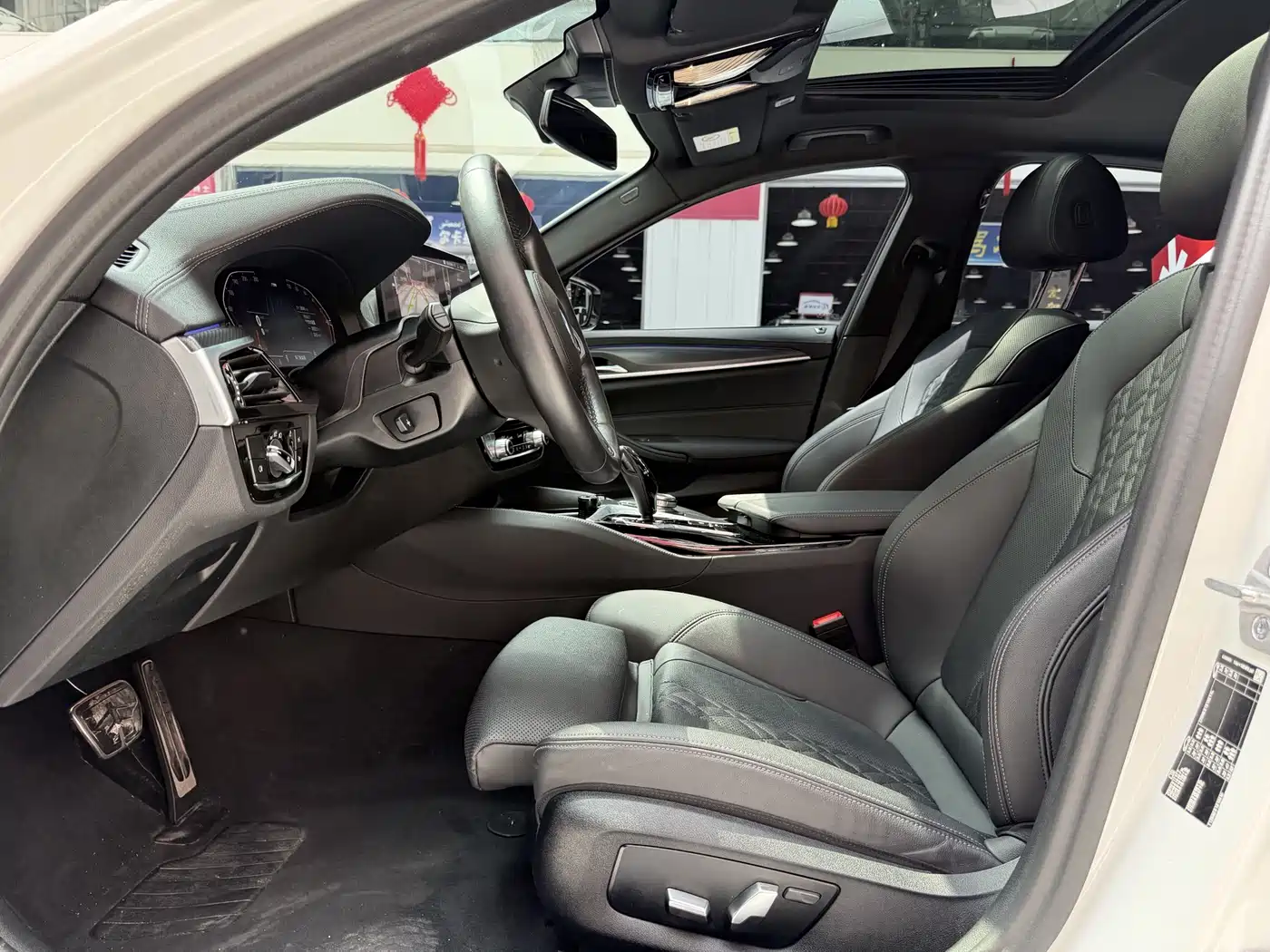 BMW 5 Series (Import) 2022 Model Second Facelift 525i M Sport Package фото 9