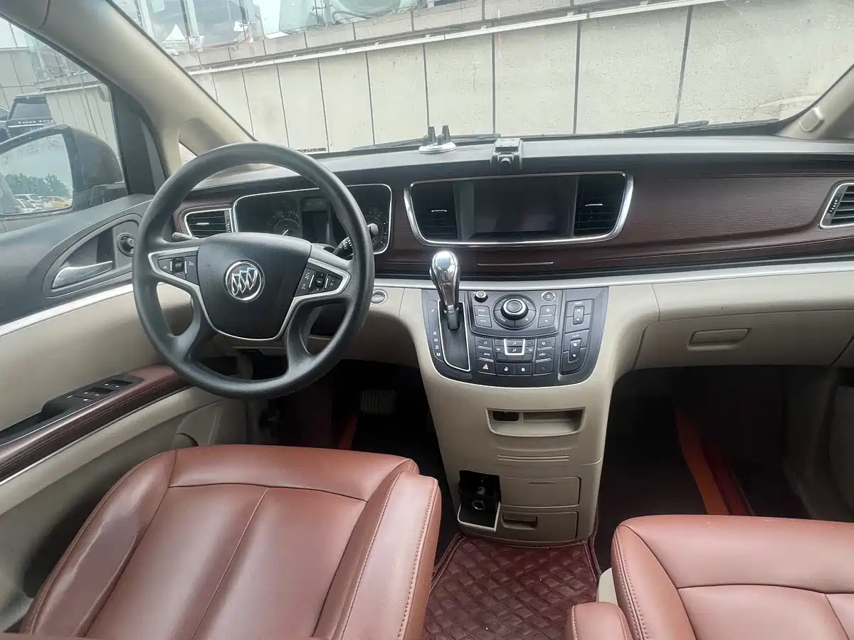 Buick GL8 2018 28T Comfort China VI фото 5