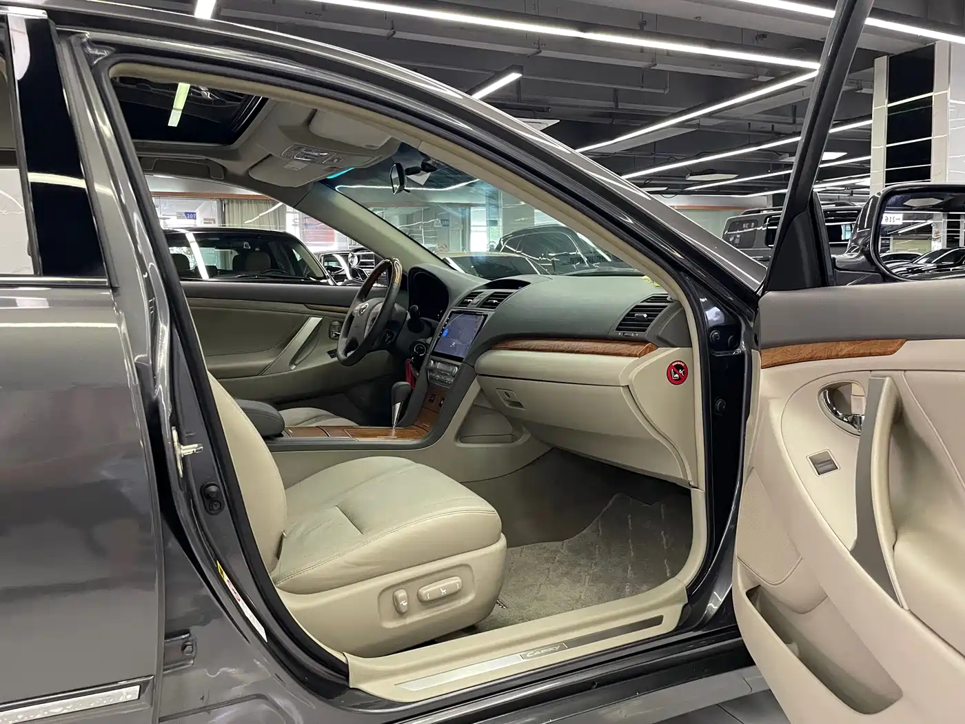 Toyota Camry 2009 Model 240G Luxury Edition фото 8