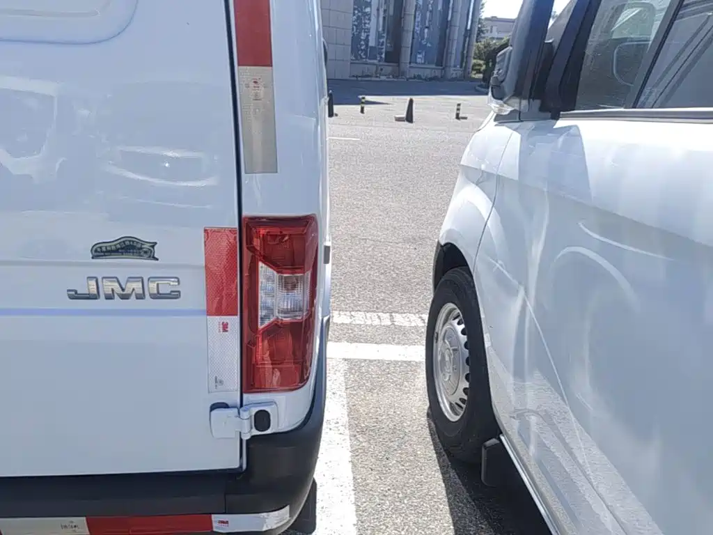 Jiangling Tesun 2021 2021 2.8T Space King Regular Short Wheelbase Medium-high Roof 3-seater Diesel China VI JX493