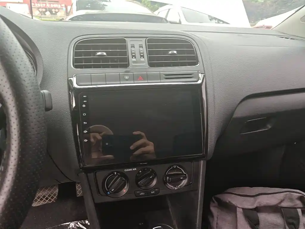 Volkswagen Polo 2016 1.4L Automatic Trend фото 13