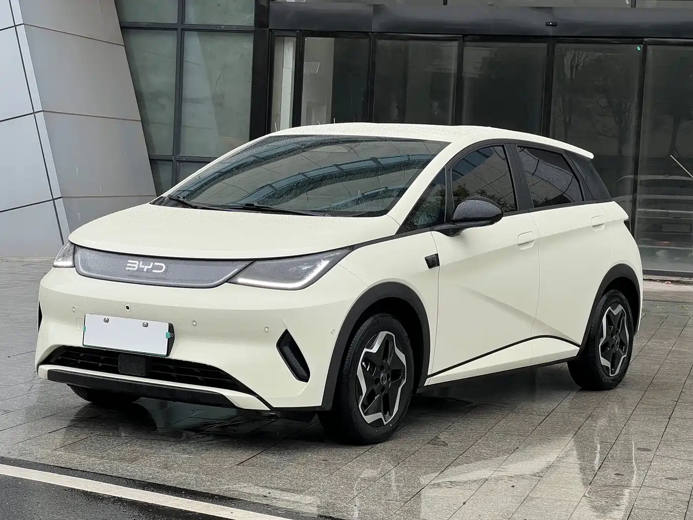 BYD Dolphin 2025