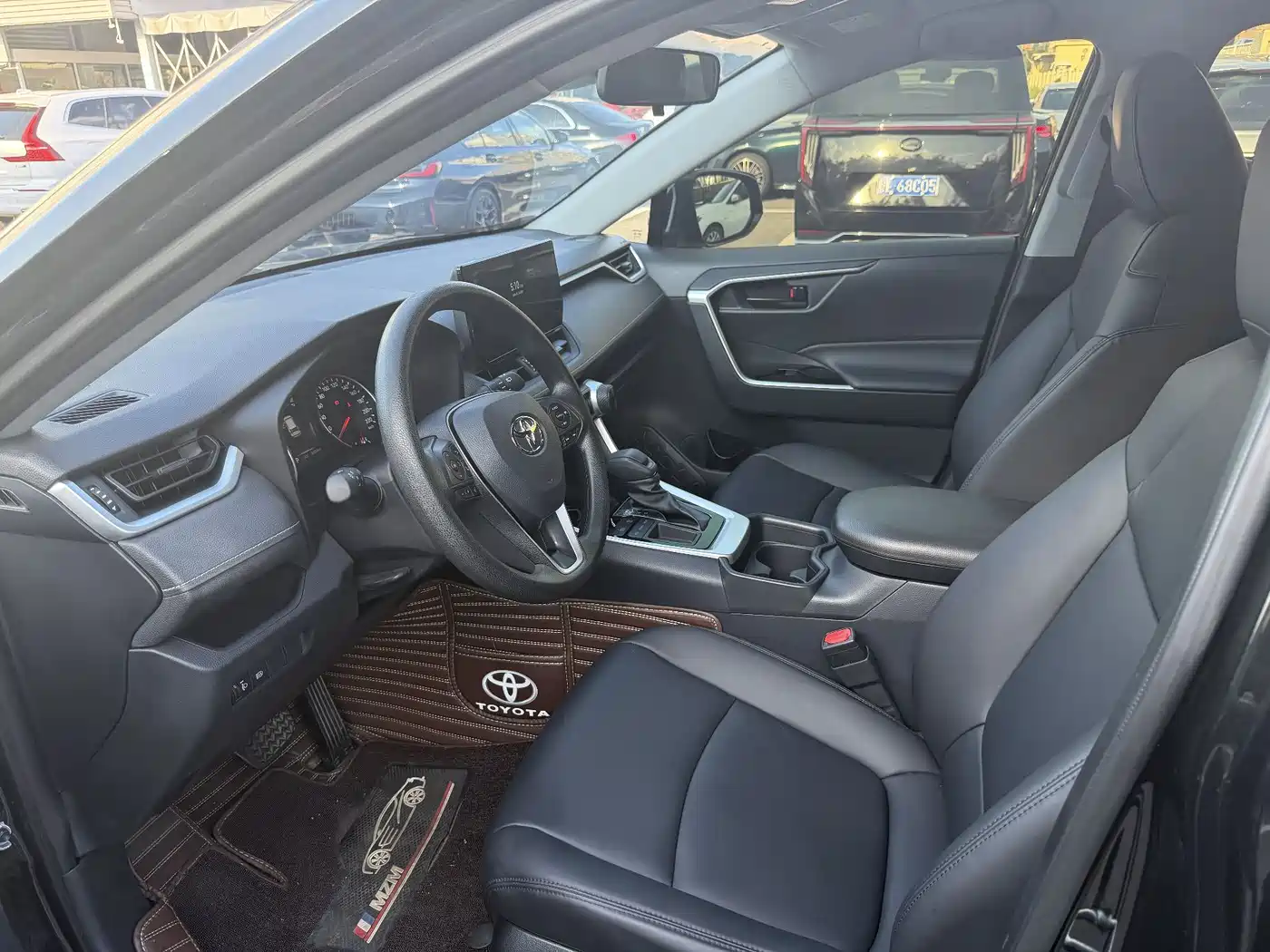 Toyota RAV4 Rongfang 2023 2.0L CVT 2WD Urban Edition фото 8